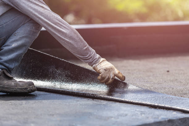 Professional Vapor Barrier Installation technician working in Frankton, IN